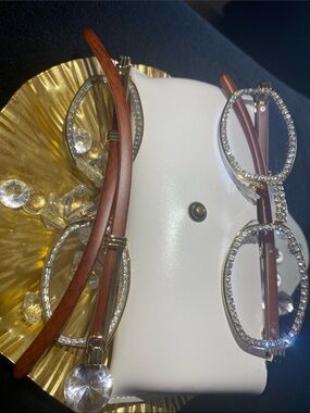 Elegant wooden frame with sparkling lab, diamond ice trim stones